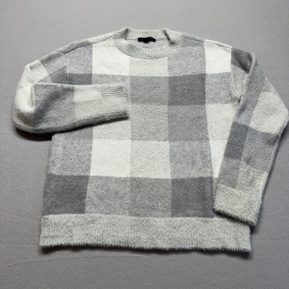Ann Taylor Grey White Buffalo Plaid Fuzzy Knit Crewneck Sweater Small